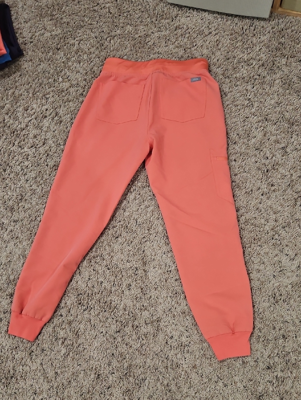 Figs Set- HOT CORAL- XS Catarina Top/XS/P Zamora Bottoms - Picture 8 of 8